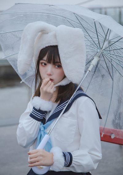 欧美吻胸吃奶大尺度视频_字幕高清版在线观看