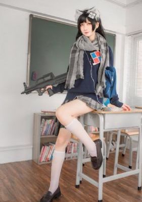 欧美莫代尔短袖大码_剧情片免费观看最新